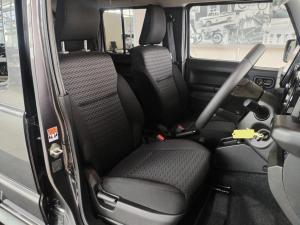 Suzuki Jimny 1.5 GLX AllGrip 5-door auto - Image 7