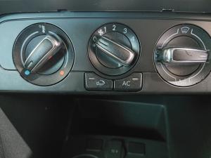 Volkswagen Polo Vivo hatch 1.4 Comfortline - Image 11