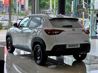 Nissan Magnite 1.0 Move panel van