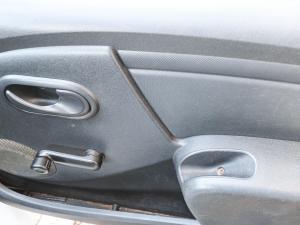 Nissan NP200 1.6i - Image 17