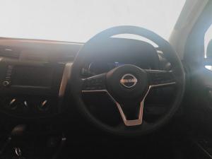 Nissan Navara 2.5DDTi double cab SE Plus auto - Image 13