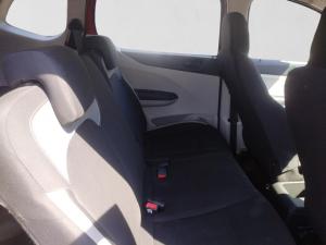 Renault Triber 1.0 Expression - Image 17