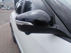 Mahindra XUV 3XO 1.2T AX5L - Image 9