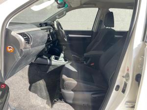 Toyota Hilux 2.8GD-6 double cab 4x4 Raider - Image 9