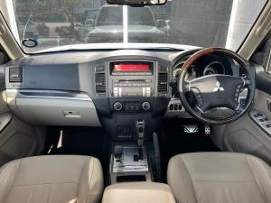 Mitsubishi Pajero 5-door 3.2DI-D GLS - Image 19