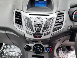 Ford Fiesta 5-door 1.4 Ambiente (aircon+audio) - Image 11