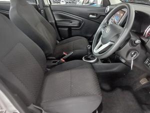 Toyota Vitz 1.0 XR manual - Image 14