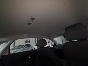 Volkswagen Polo sedan 1.6 Comfortline - Image 27