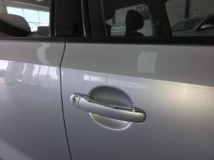 Volkswagen Polo sedan 1.6 Comfortline - Image 7