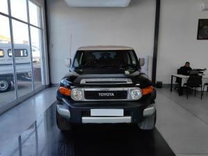 Toyota FJ Cruiser FJ Cruiser - Image 2