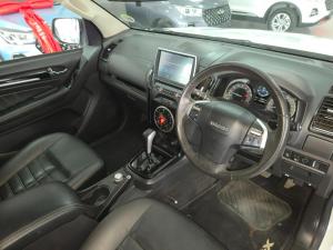 Isuzu mu-X 3.0 4WD - Image 12