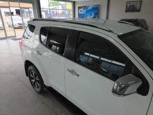 Isuzu mu-X 3.0 4WD - Image 7
