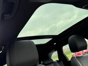 Land Rover Range Rover Velar D300 Dynamic SE - Image 13