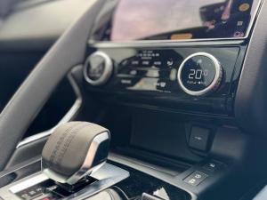 Jaguar E-Pace 300 Sport - Image 11
