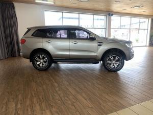 Ford Everest 3.2TDCi 4WD Limited - Image 4