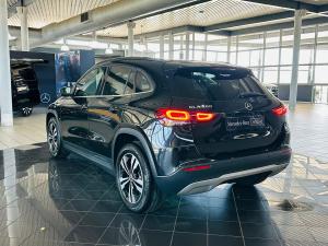 Mercedes-Benz GLA GLA200 - Image 11