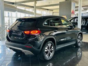 Mercedes-Benz GLA GLA200 - Image 2
