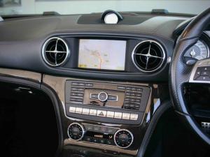 Mercedes-Benz SL SL500 - Image 15