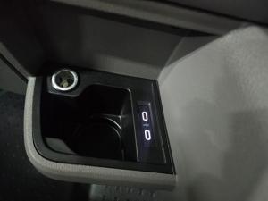 Volkswagen Transporter 2.0TDI Kombi SWB Trendline auto - Image 10