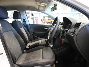 Volkswagen Polo sedan 1.4 Trendline - Image 13