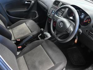 Volkswagen Polo sedan 1.4 Trendline - Image 17