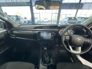 Toyota Hilux 2.4GD-6 single cab Raider manual - Image 6