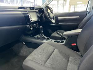 Toyota Hilux 2.4GD-6 single cab Raider manual - Image 7