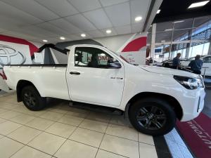 Toyota Hilux 2.4GD-6 single cab Raider manual - Image 3