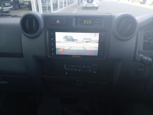 Toyota Land Cruiser 76 4.5D-4D V8 station wagon LX - Image 11