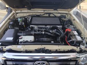 Toyota Land Cruiser 76 4.5D-4D V8 station wagon LX - Image 15