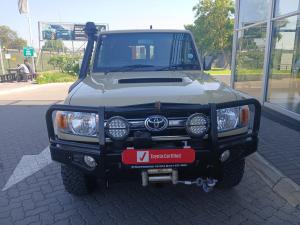 Toyota Land Cruiser 76 4.5D-4D V8 station wagon LX - Image 4