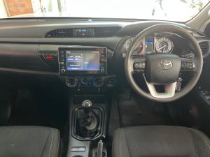 Toyota Hilux 2.4GD-6 double cab 4x4 Raider manual - Image 6