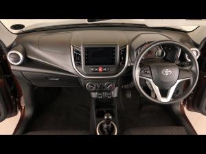 Toyota Vitz 1.0 XR manual - Image 6
