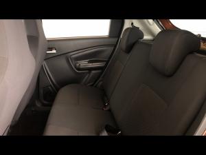 Toyota Vitz 1.0 XR manual - Image 11