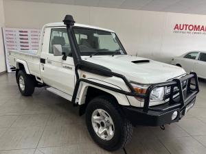 Toyota Land Cruiser 79 4.5D-4D LX V8 single cab - Image 1