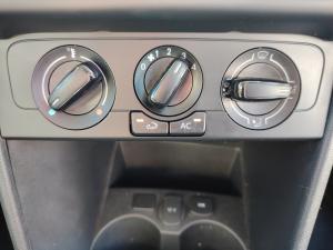 Volkswagen Polo Vivo hatch 1.4 Life - Image 16