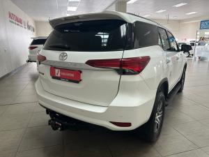 Toyota Fortuner 2.4GD-6 manual - Image 2