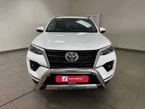 Toyota Fortuner 2.4GD-6 manual - Image 4