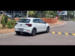 Volkswagen Polo hatch 1.0TSI Life manual - Image 2