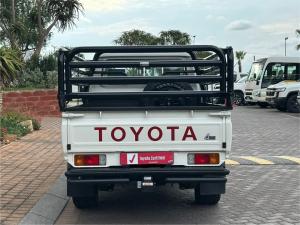 Toyota Land Cruiser 79 2.8GD-6 single cab auto - Image 5