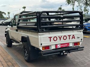 Toyota Land Cruiser 79 2.8GD-6 single cab auto - Image 12