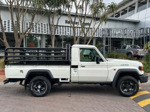 Toyota Land Cruiser 79 2.8GD-6 single cab auto - Image 3