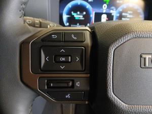 Toyota Land Cruiser Prado 2.8GD VX-R - Image 9