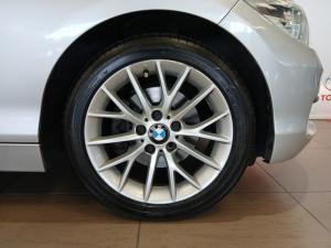 BMW 1 Series 120i 5-door auto - Image 22