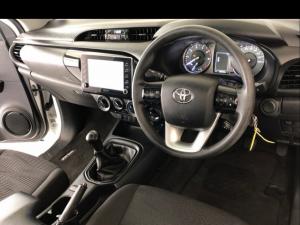 Toyota Hilux 2.4GD-6 single cab 4x4 Raider manual - Image 6