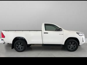 Toyota Hilux 2.4GD-6 single cab 4x4 Raider manual - Image 3
