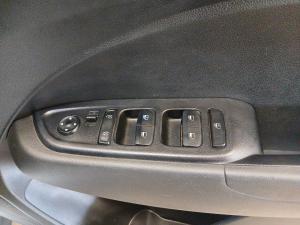 Hyundai Venue 1.2 Motion - Image 24