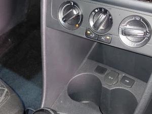 Volkswagen Polo Vivo 1.6 Style - Image 11