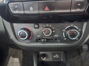 Renault Kwid 1.0 Dynamique / ZEN 5-Door AMT - Image 13