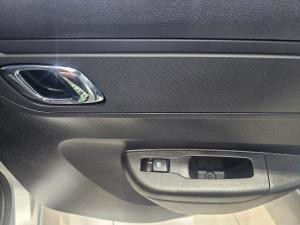 Renault Kwid 1.0 Dynamique / ZEN 5-Door AMT - Image 20